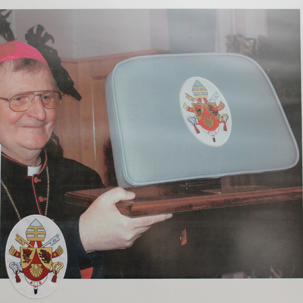 PapstSesselHP